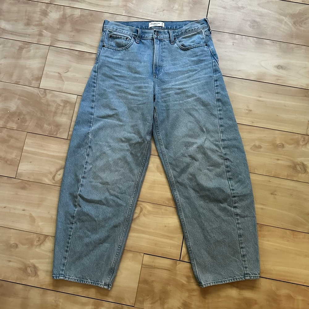 Abercrombie & Fitch Barrel Jeans